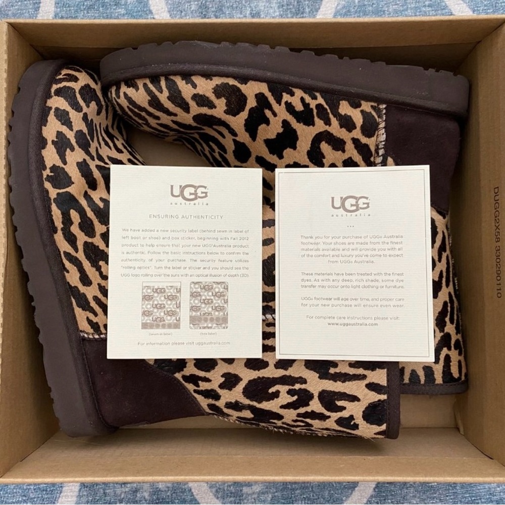 HOST PICK🎉UGG classic short boots - Picture 2 of 6